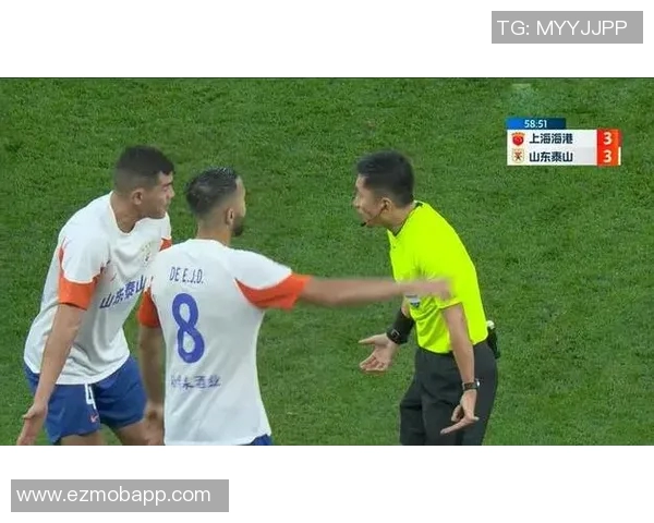 足球明星在比赛中意外受伤球迷心痛不已赛季前景堪忧